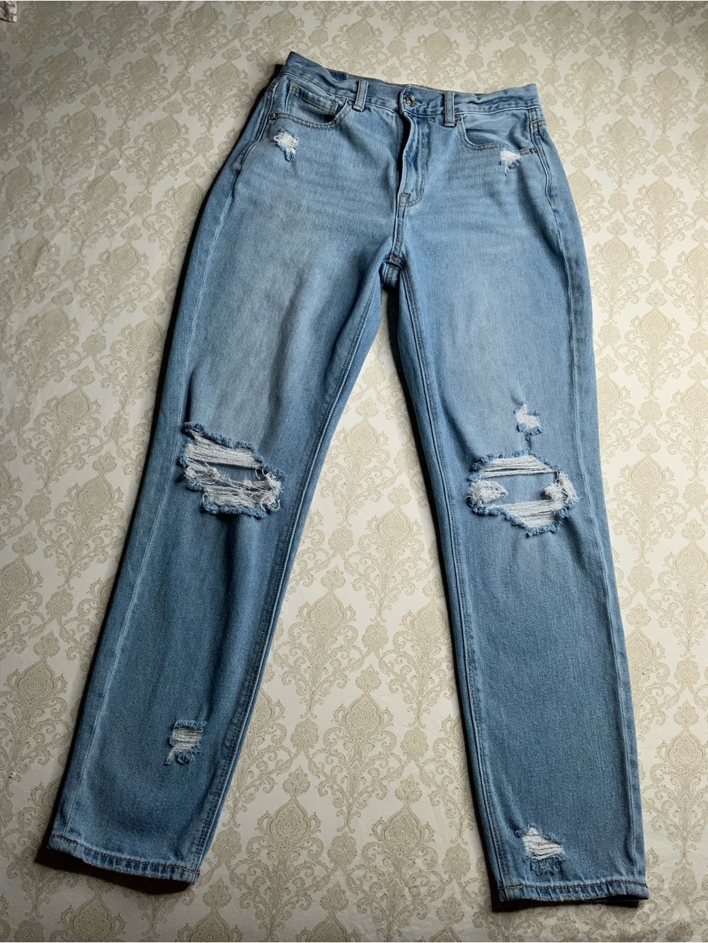 American Eagle Women's Size 2 Mom Jeans